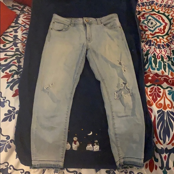 Light fade mid-waist ripped Capri jeans - Picture 3 of 3